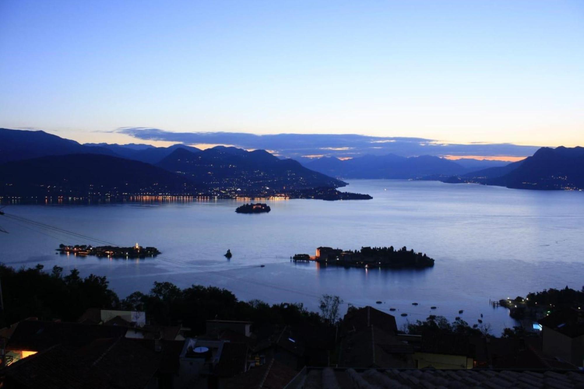 View Terrace Over The Borromean Isla - Happy Ferienhaus Stresa