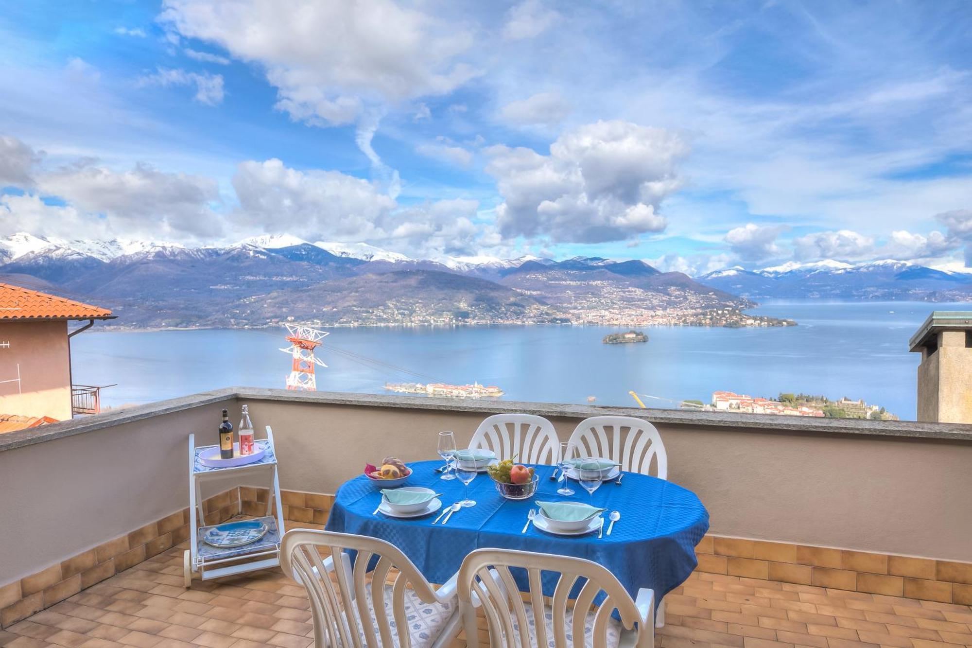 View Terrace Over The Borromean Isla - Happy Ferienhaus
